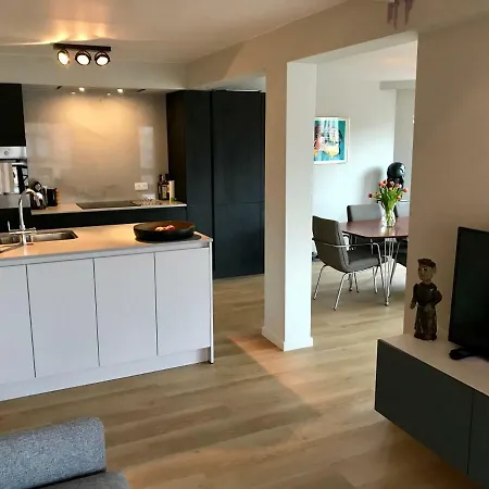 Apartman Modern And Comfortable City Center Beach Around The Corner *
